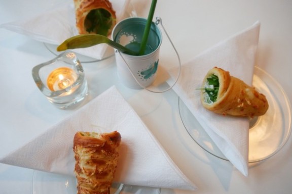 Ein paar Häppchen auf ein paar Tellern