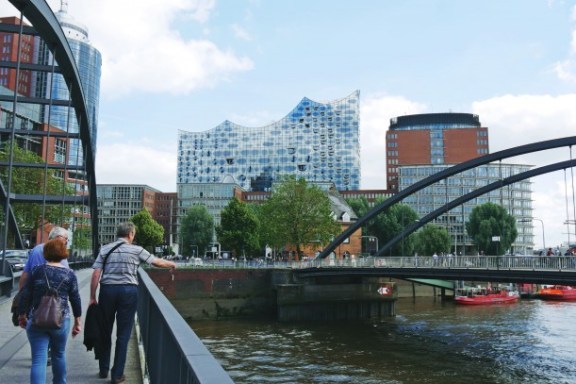 Brücken vor der Elbphilharmonie