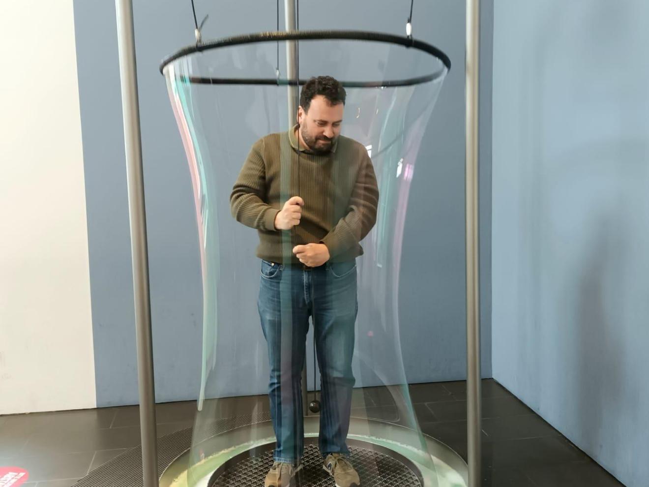 a statue of a person